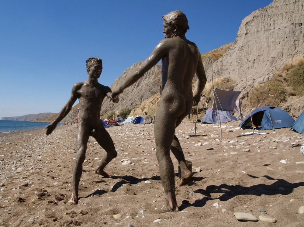 Jr Nudist FKK-Strand Schlammsoldaten Fotos