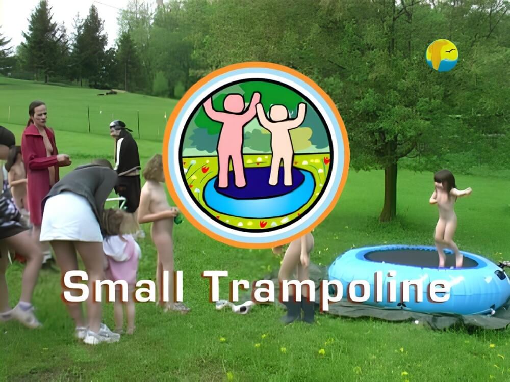 FKK-Freiheit: Kleines Trampolin
