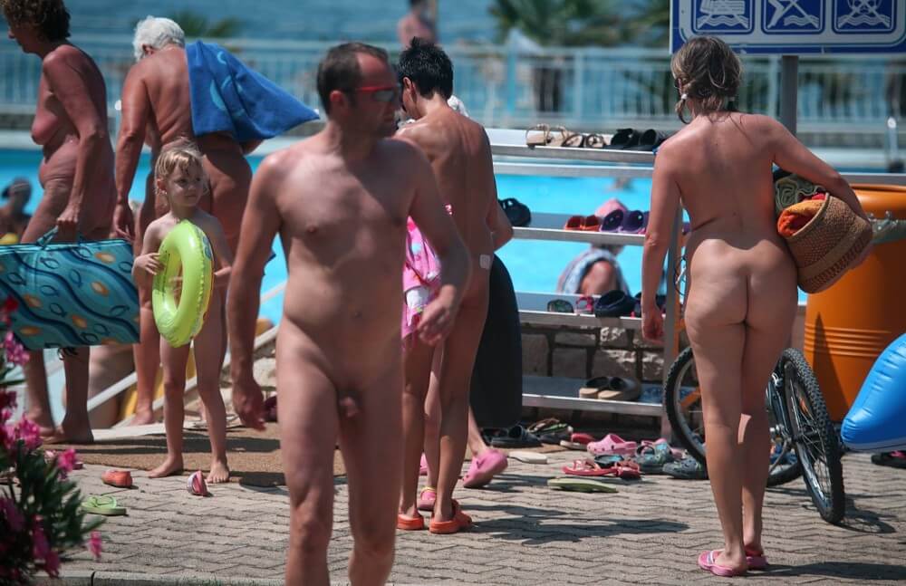 Tagsüber entspannen Nudisten Fotos