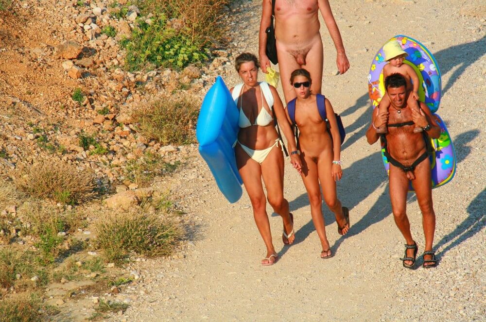 Ula FKK Strand Eingang Hügel Bilder