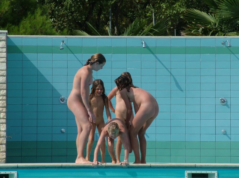 FKK Outdoor Kinderbecken Bilder