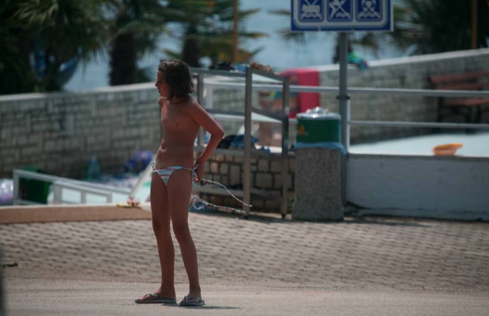 FKK-Pool Rundgang Bilder