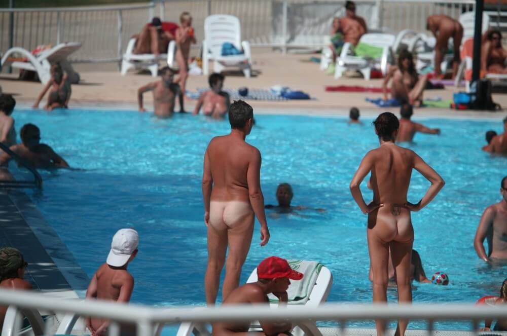 Pool-Ufer-Gruppenübung