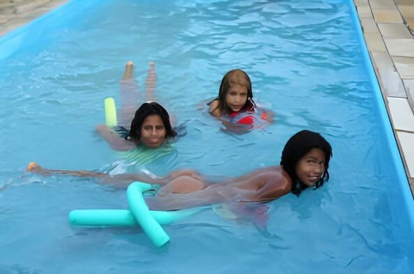 Tropischer Tag am Pool - Brasilien Resort