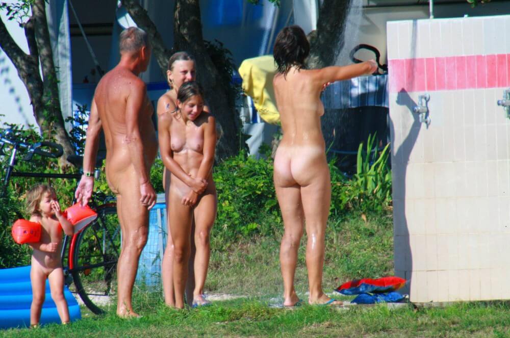 Ula FKK Wasserspielzeug Bilder
