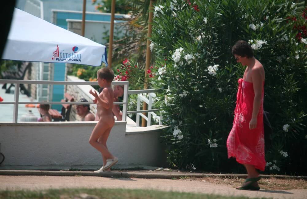 FKK-Pool Rundgang Bilder