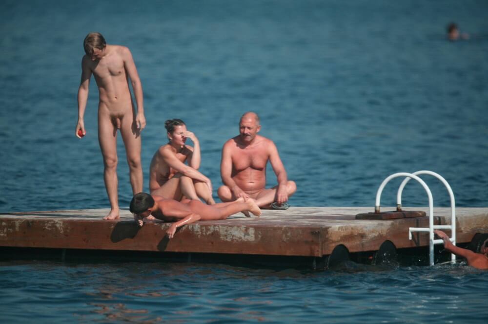 FKK-Familien-Wasserplattenbilder