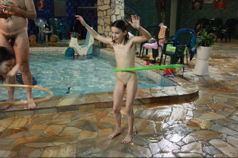 FKK Club Spiele Pool Fotos