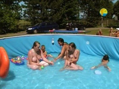 FKK-Freiheit: Fröhlicher Pool upd