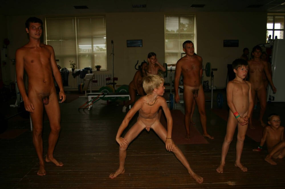 Familien-Fitnessstudio FKK-Stretch-Bilder